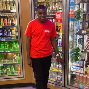 Meet your Posher, Devin